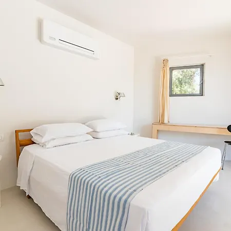 לינה וארוחת בוקר Casale Valverde 3*
