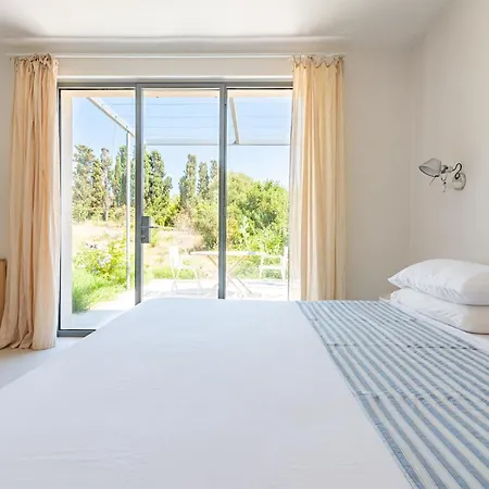 לינה וארוחת בוקר Casale Valverde 3*
